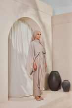 Load image into Gallery viewer, Jasmine Set in Dark Biege