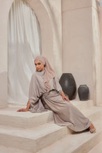 Load image into Gallery viewer, Jasmine Set in Dark Biege