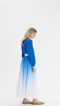 Lade das Bild in den Galerie-Viewer, Ombŕe Dress Blue
