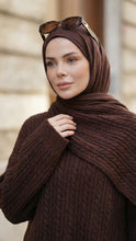 Load image into Gallery viewer, Cozy Knitted set Brown
